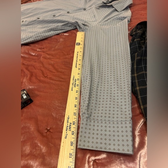 Medium Men's Light Grey Long Sleeve Button Down Work Shirt Claiborne - Picture 3 of 9